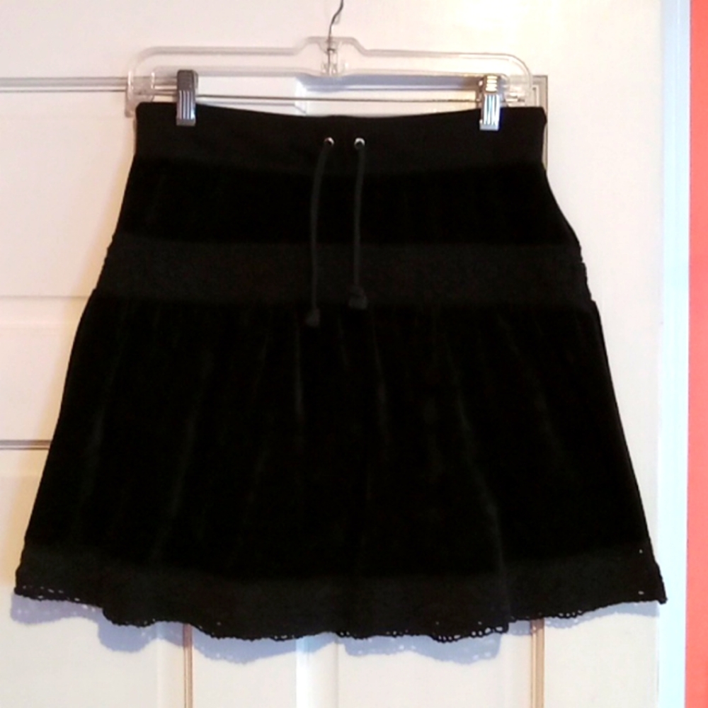 Adorable Black BCBGMaxAzria Mini Skirt, Size P/M, Velour and Lace